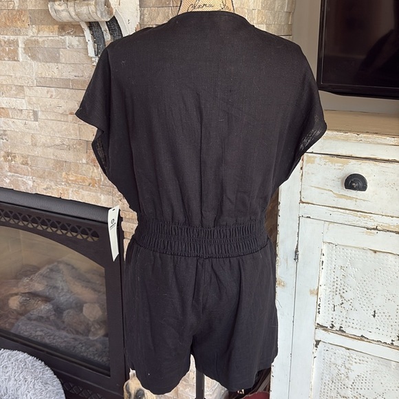 Mono B black elastic waist short sleeve vneck romper two pockets lined shorts - Picture 8 of 16